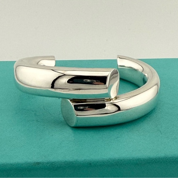 Vtg. Tiffany & Co. Chunky Bypass Cuff Bracelet Sterling Silver - Picture 6 of 7